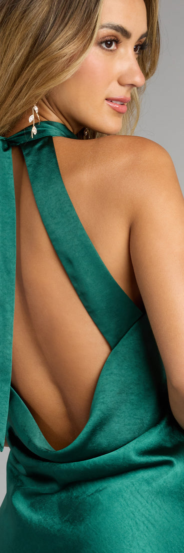 Style your seasonal looks with the Ingrid Formal Satin Halter Dress, a trend-right, fall dress designed for any plan on your calendar with new and unqiue details.