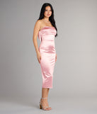 Style your seasonal looks with the Renee Bow Satin Midi Dress, a trend-right, fall dress designed for any plan on your calendar with new and unqiue details.