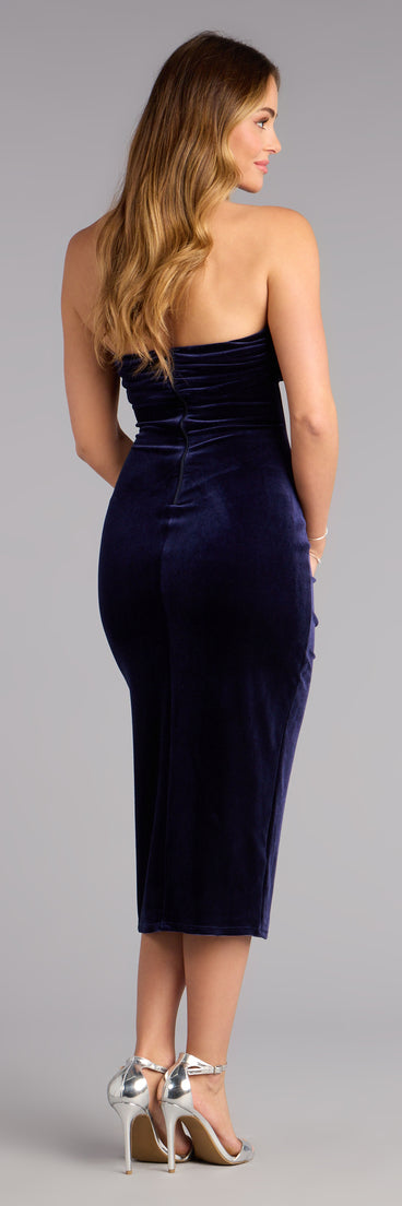 Celebrate in style with the Kaylee Velvet Strapless Midi Formal Dress, a navy blue holiday dresses standout that brings bold, festive flair and a party-ready look.