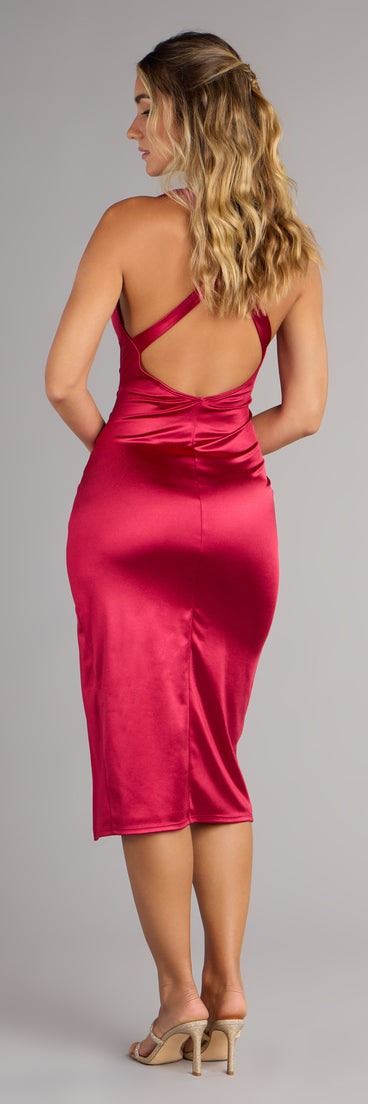 Style your seasonal looks with the Abigail V-Neck Strappy Satin Midi Dress, a trend-right, fall dress designed for any plan on your calendar with new and unqiue details.