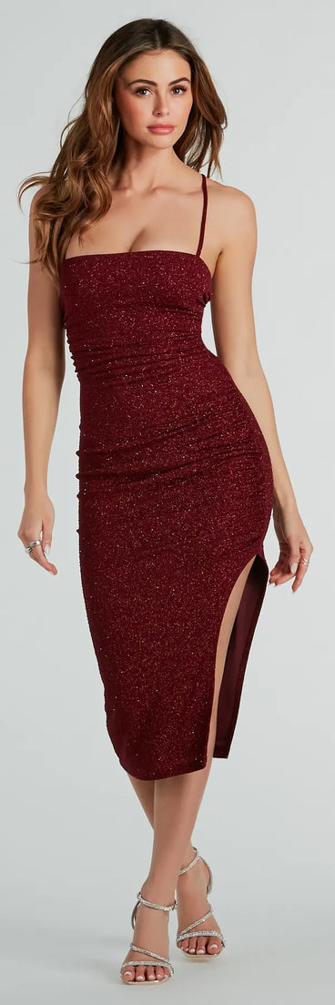 Own every entrance in the Adley Formal Glitter Lace-Up Midi Dress, a burgundy party dress perfect for milestone birthdays and grad parties, or dancing through summer nights and unforgettable bachelorette celebrations.