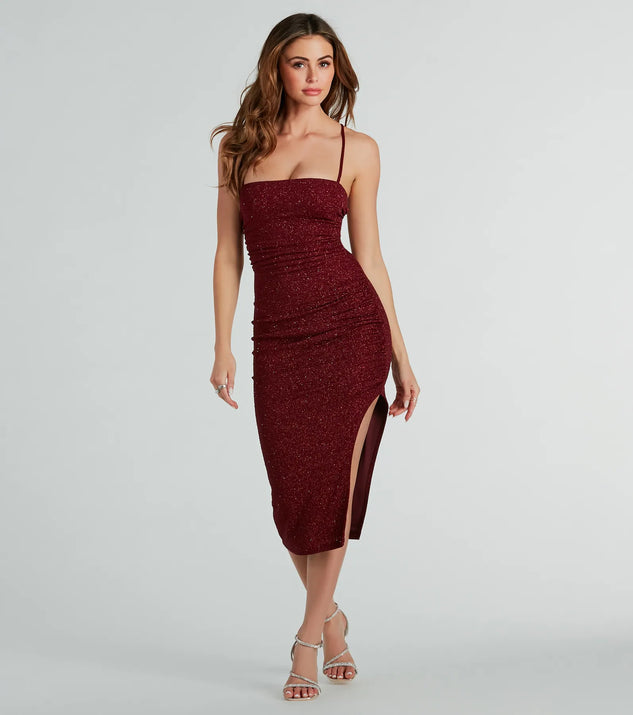 Own every entrance in the Adley Formal Glitter Lace-Up Midi Dress, a burgundy party dress perfect for milestone birthdays and grad parties, or dancing through summer nights and unforgettable bachelorette celebrations.