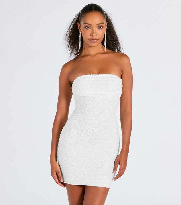 Step into milestone moments with the Lena Strapless Bodycon Beaded Mesh Mini Dress, a standout in white dresses perfect for birdal showers, Easter celebrations, and 2025 grad looks.