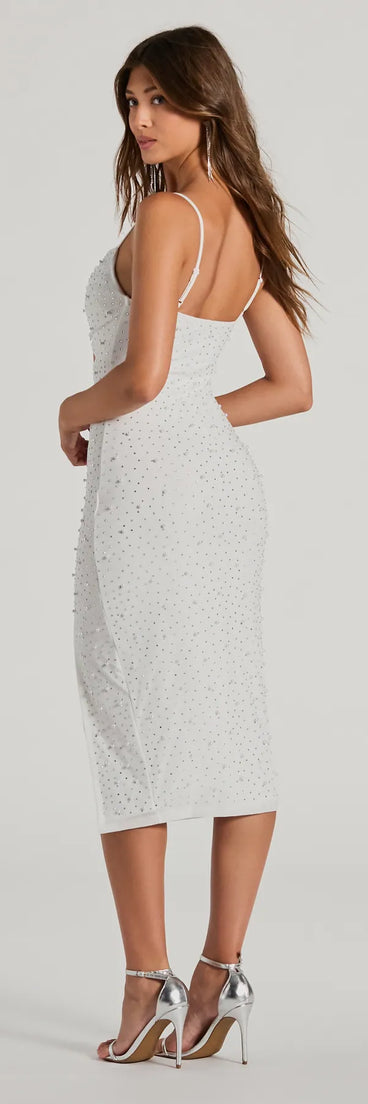 The midi dress length on the Marcel Rhinestone Faux Pearl Formal Midi Dress provides an elevated silhouette perfect for any party, occasion, or everyday styling.