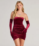 Own every entrance in the Caroline Velvet Strapless Dress With Gloves, a burgundy party dress perfect for milestone birthdays and grad parties, or dancing through summer nights and unforgettable bachelorette celebrations.