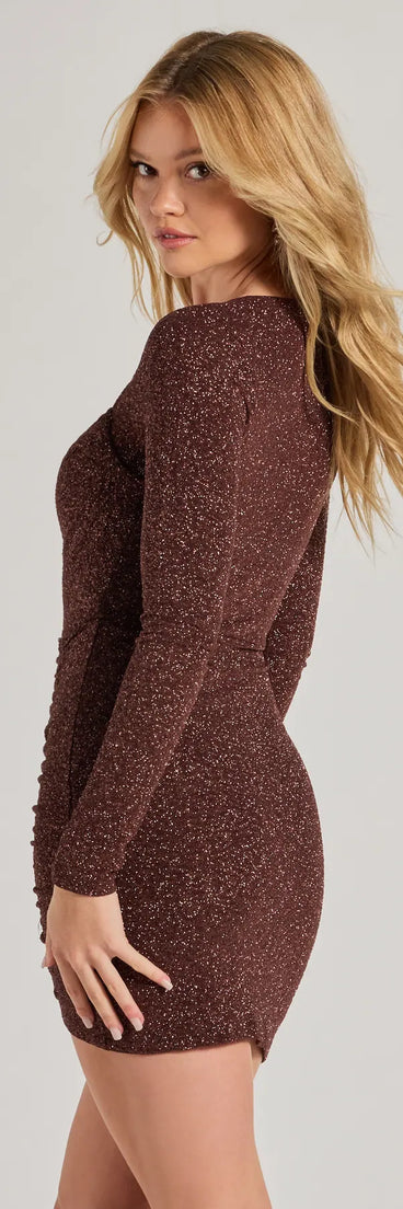 Own every entrance in the Toni Glitter Cowl Neck Mini Dress, a brown party dress perfect for milestone birthdays and grad parties, or dancing through autumn nights and unforgettable bachelorette celebrations.