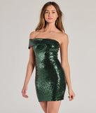 Step into seasonal chic with the Maddy One-Shoulder Sequin Mini Dress, a hunter mini dress featuring an above-the-knee cut ideal for cocktail parties, festive gatherings, or clubwear.