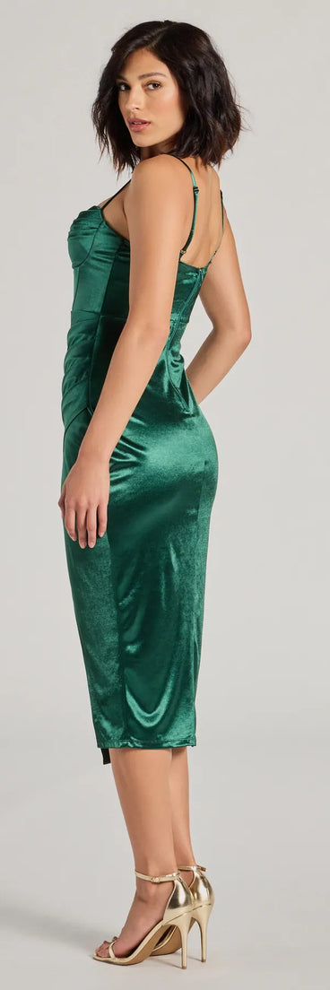 The Myla Corset Satin Asymmetrical Midi Dress in hunter is a stunning green prom dress designed to capture attention with its fresh or bold color and effortlessly stylish silhouette.