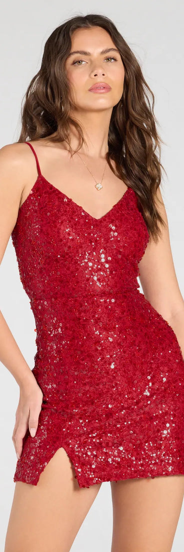 Own every entrance in the Becky Open Back Sequin Lace Mini Dress, a red party dress perfect for milestone birthdays and grad parties, or dancing through weekend nights and unforgettable bachelorette celebrations.