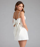 Shine with confidence, elegance, and standout style in the Amalia Bow A-Line Satin Short Dress—a white graduation dress designed with a fresh silhouette and the latest trends.