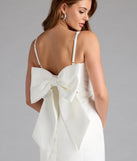 Shine with confidence, elegance, and standout style in the Amalia Bow A-Line Satin Short Dress—a white graduation dress designed with a fresh silhouette and the latest trends.