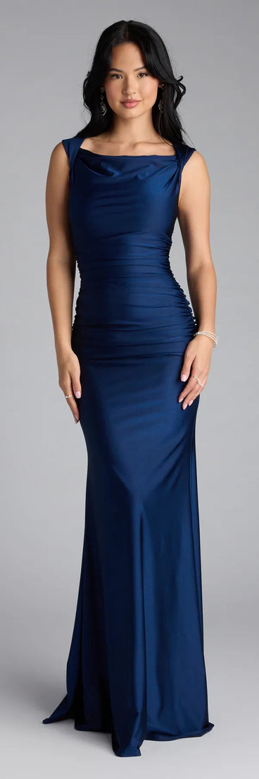The Blanca Boat Neck Mermaid Formal Dress is your new go-to navy blue dress—effortless, versatile, and made to update your fall style in seconds.