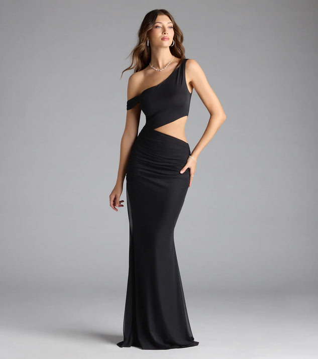 Turn heads at Prom 2025 in this black prom dress, where statement-making details meet the iconic style of the Idella One-Shoulder Cutout Mesh Formal Dress.