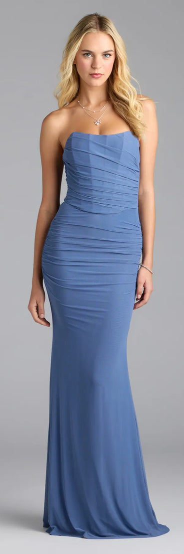 The Kenzie Corset Mermaid Mesh Formal Dress is your new go-to denim blue dress—effortless, versatile, and made to update your fall style in seconds.