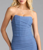 Step into summer looking effortlessly chic in the Kenzie Corset Mermaid Mesh Formal Dress in denim blue, a must-have Windsor dress for your warm-weather wardrobe.