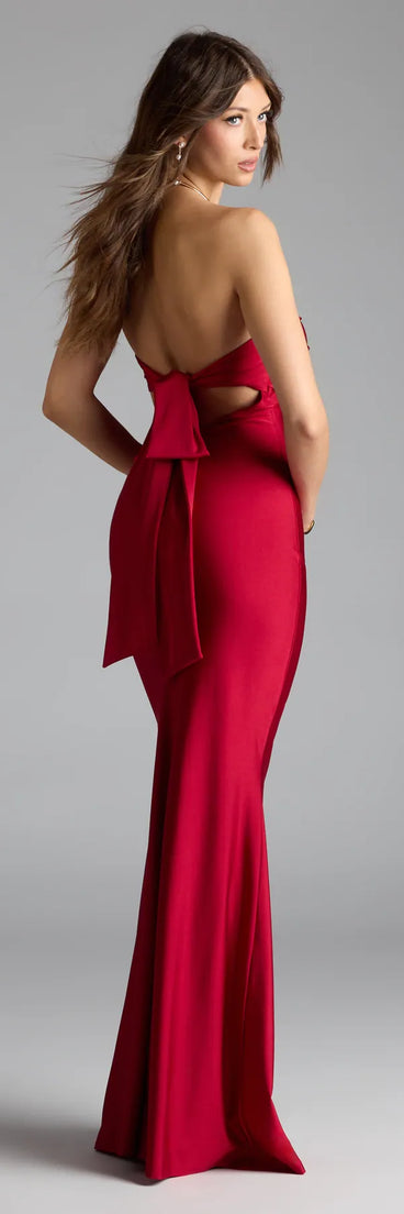 Own the spotlight in the Kimberly Strapless Tie-Back Mermaid Formal Dress, a red formal dress crafted to deliver luxe style for autumn weddings, Military Balls, or any special event.