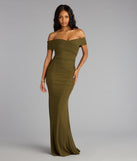 The Allison Off-The-Shoulder Mermaid Formal Dress is your new go-to Windsor dress—effortless, versatile, and made to update your fall style in seconds.