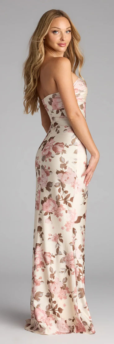 Style your seasonal looks with the Eileen Floral Strapless Mermaid Formal Dress, a trend-right, mauve fall dress designed for any plan on your calendar with new and unqiue details.