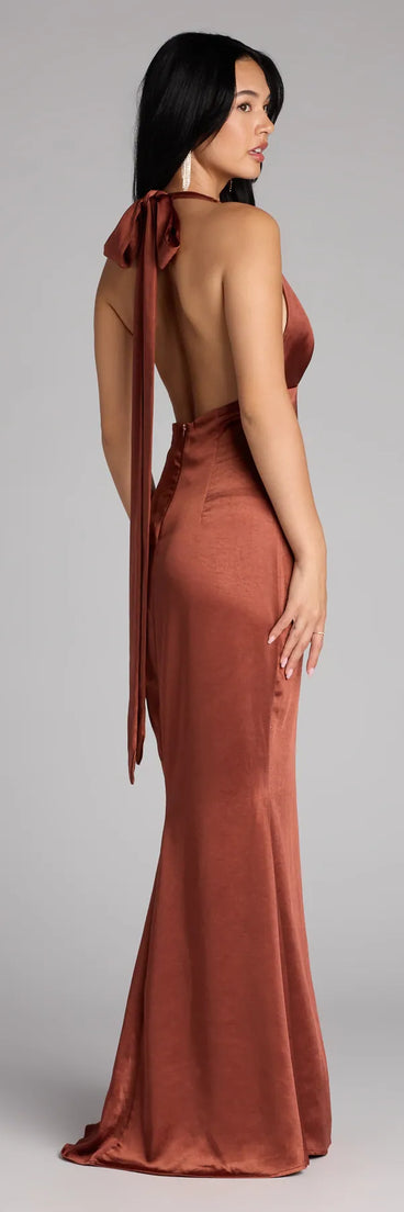 Style your seasonal looks with the Erika Halter Satin Column Formal Dress, a trend-right, brown fall dress designed for any plan on your calendar with new and unqiue details.