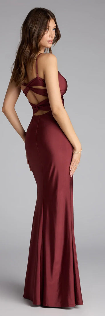 Style your seasonal looks with the Scarlet Strappy Back Mermaid Formal Dress, a trend-right, red fall dress designed for any plan on your calendar with new and unqiue details.
