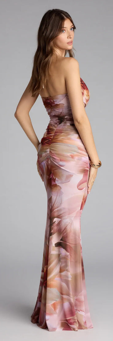 Style your seasonal looks with the McKenzie Floral Halter Mermaid Formal Dress, a trend-right, mauve fall dress designed for any plan on your calendar with new and unqiue details.