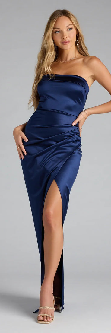 The Marie Strapless Slit Satin Formal Dress is your new go-to navy blue dress—effortless, versatile, and made to update your fall style in seconds.