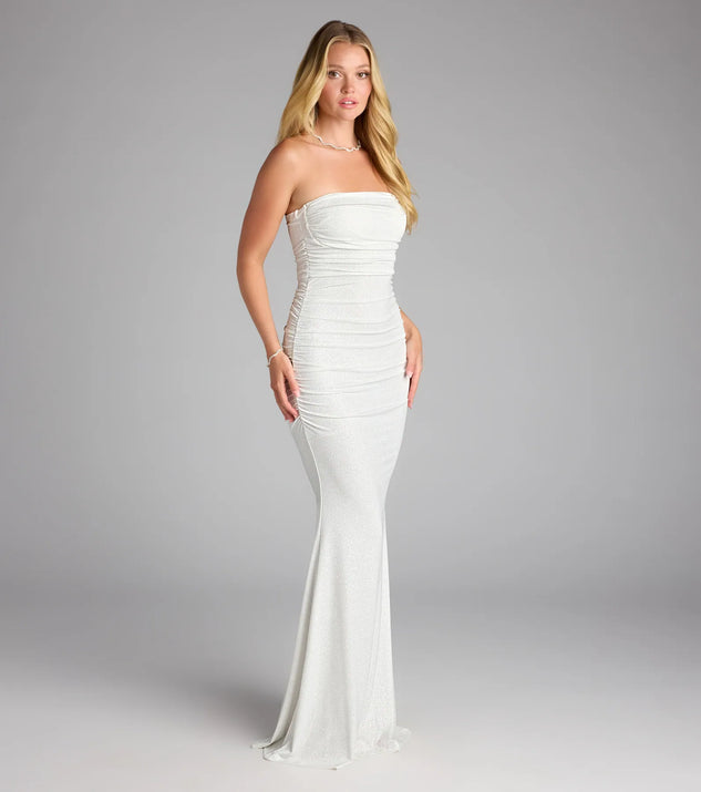 Style your seasonal looks with the Mischka Strapless Mermaid Glitter Formal Dress, a trend-right, ivory fall dress designed for any plan on your calendar with new and unqiue details.