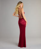 Style your seasonal looks with the Kehlani Formal Floral Lace Slit Mermaid Dress, a trend-right, fall dress designed for any plan on your calendar with new and unqiue details.