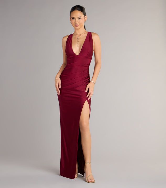 The Jenn V-Neck Strappy Back Slit Long Formal Dress is your new go-to Windsor dress—effortless, versatile, and made to update your fall style in seconds.