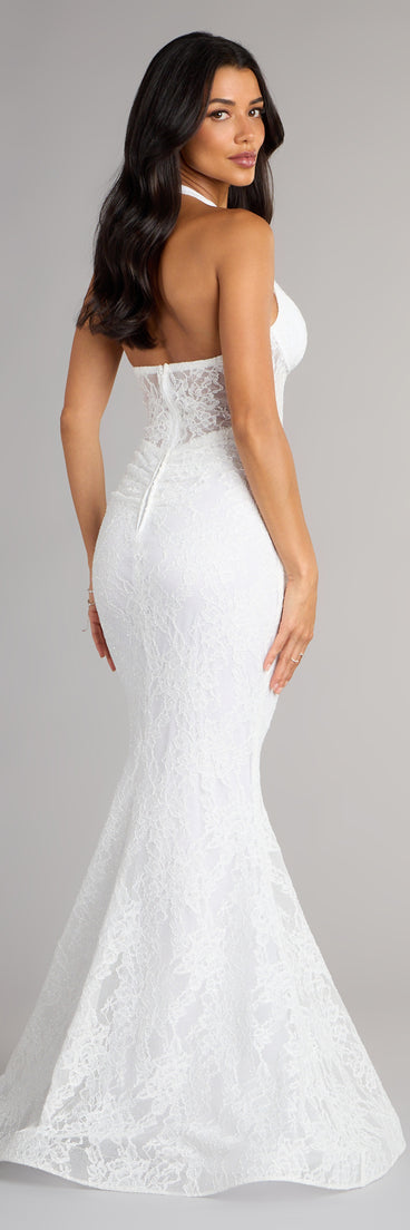 Style your seasonal looks with the Cadie Halter Corset Slit Lace Formal Dress, a trend-right, fall dress designed for any plan on your calendar with new and unqiue details.