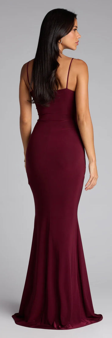 Own your moment in the Adera Formal Sweetheart Mermaid Dressin maroon, a standout 2025 Homecoming Dress that captures all the glam and energy of the night.