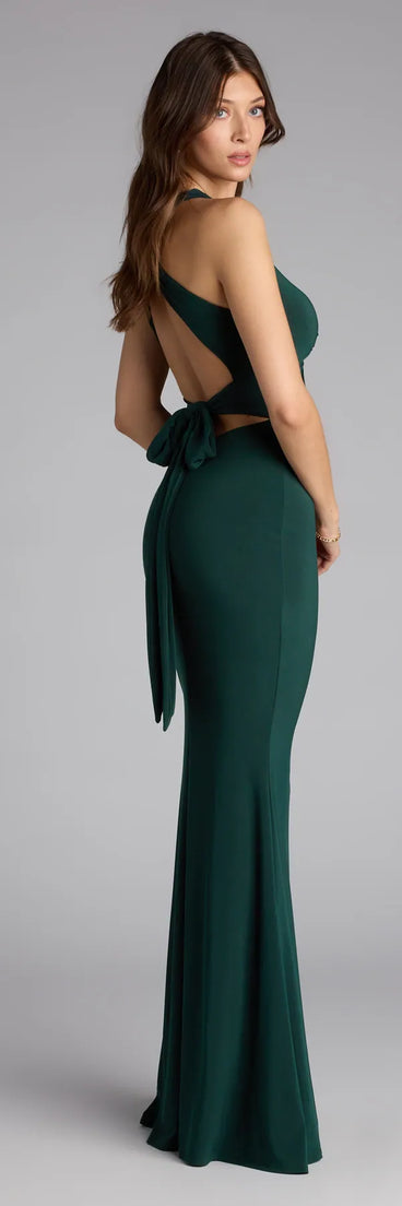 Style your seasonal looks with the Juliane Strappy Back Mermaid Formal Dress, a trend-right, hunter green fall dress designed for any plan on your calendar with new and unqiue details.