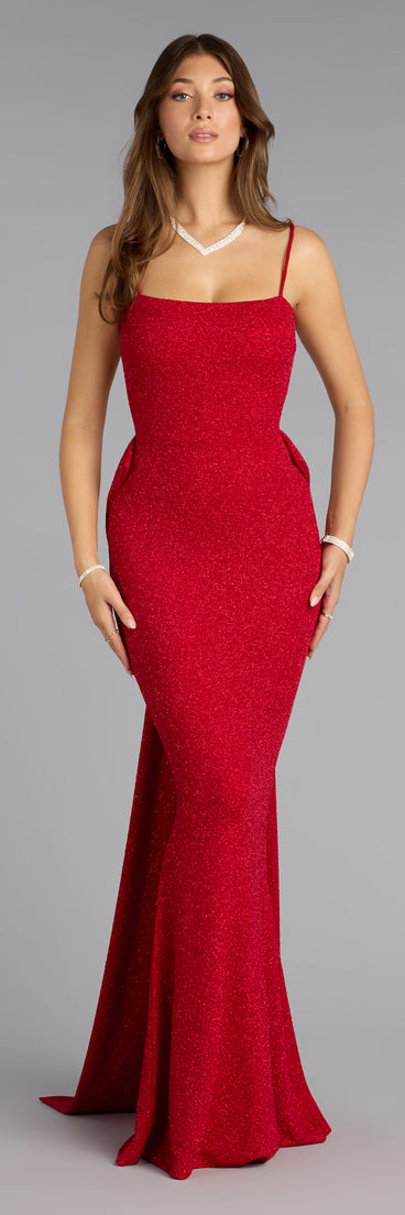 The Gwendolyn Glitter Knit Bow-Back Mermaid Dress is your new go-to Windsor dress—effortless, versatile, and made to update your fall style in seconds.