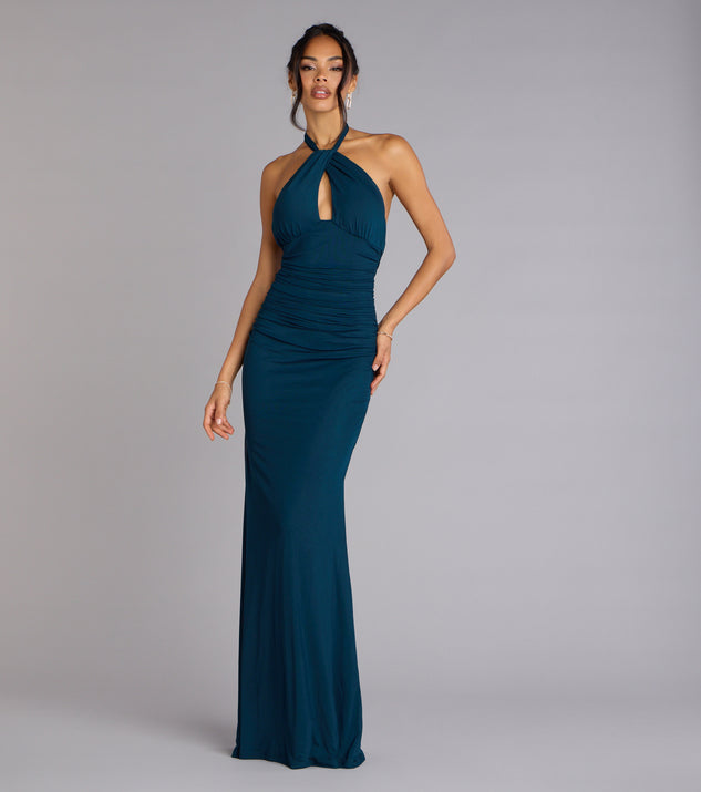 The Elina Halter Cutout Mermaid Dress is your new go-to Windsor dress—effortless, versatile, and made to update your fall style in seconds.