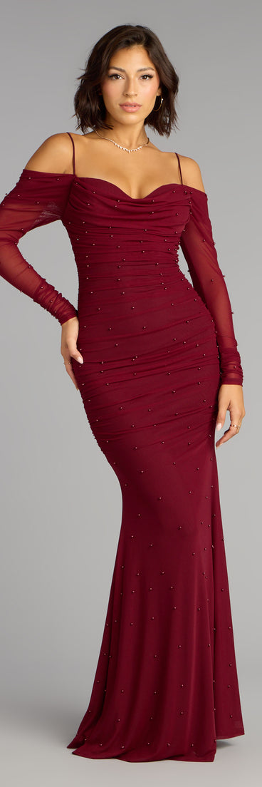 The Lindsey Pearl Cold Shoulder Mermaid Formal Dress is your new go-to Windsor dress—effortless, versatile, and made to update your fall style in seconds.