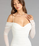 The Lindsey Pearl Cold Shoulder Mermaid Formal Dress is your new go-to Windsor dress—effortless, versatile, and made to update your fall style in seconds.