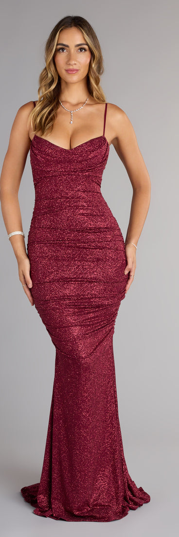 The Sofia Glitter Mermaid Formal Dress is your new go-to Windsor dress—effortless, versatile, and made to update your fall style in seconds.