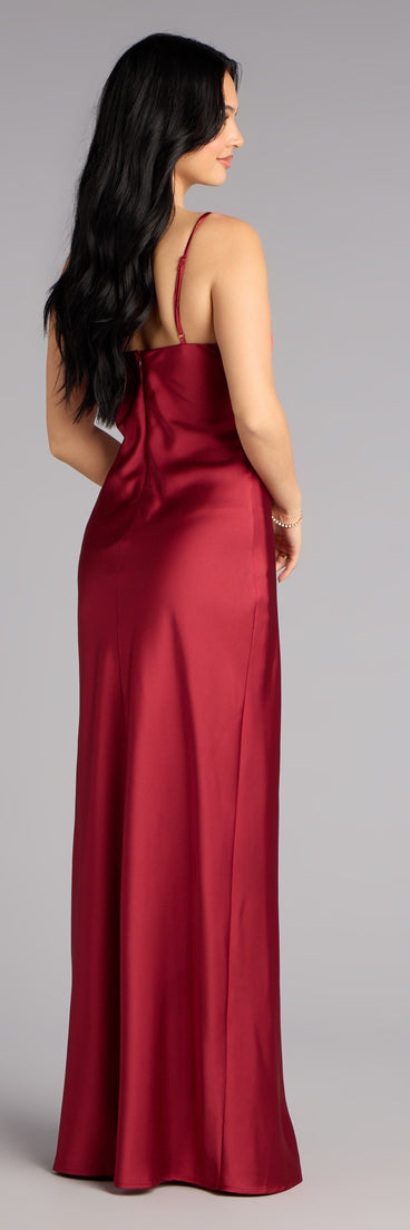 The Winnie Satin Formal Dress is a wine prom dress that blends trend-forward design with a flattering fit, perfect for celebrating your night with confidence.
