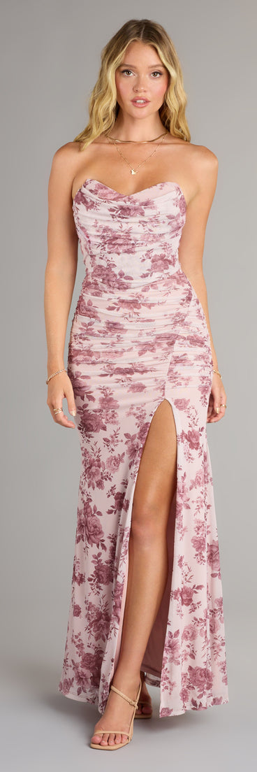 Feel ready for every dance floor moment or feed-worthy reel in the Rylee Floral Slit Mermaid Formal Dress, a homecoming dress designed to own your moment.