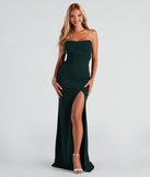 Turn heads at Prom 2025 in this hunter green prom dress, where statement-making details meet the iconic style of the Kaia Strapless High Slit Formal Dress .