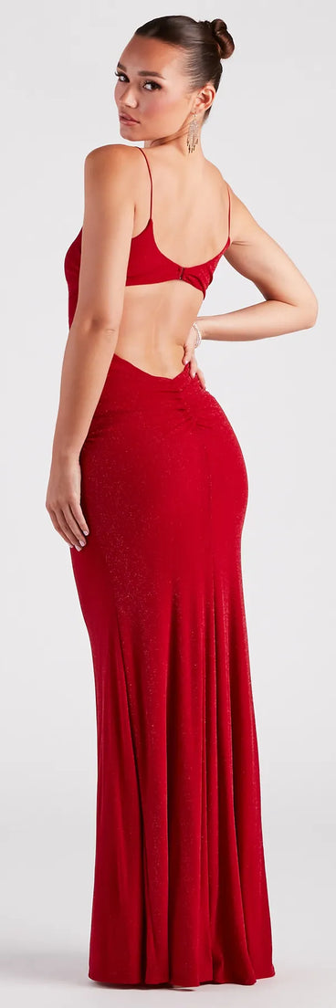 The Mckayla Formal Scoop Neck Dress in a vibrant hue is the perfect red holiday dress for seasonal celebrations from winter weddings and cocktail parties to holiday and New Year's Eve celebrations!