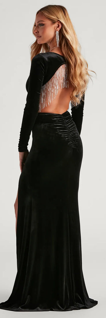 Own every entrance in the Julian Formal Velvet Rhinestone Trim Dress, a black party dress perfect for milestone birthdays and grad parties, or dancing through summer nights and unforgettable bachelorette celebrations.