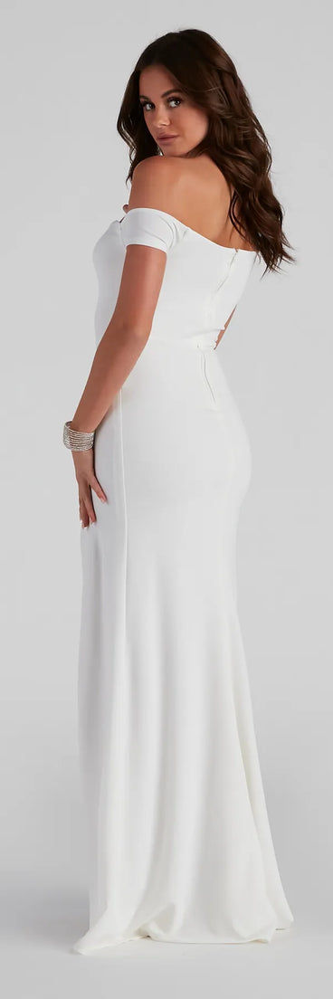 You'll feel stylish and confident in the Myra Formal High Slit Dress as your Winter Formal Dress to stand out at your dance or event.