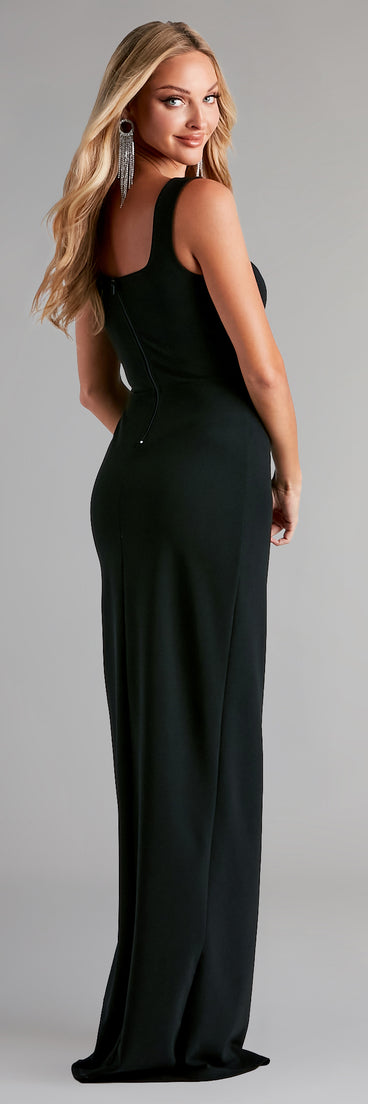 Style your seasonal looks with the Savannah Formal Crepe Long Dress, a trend-right, fall dress designed for any plan on your calendar with new and unqiue details.