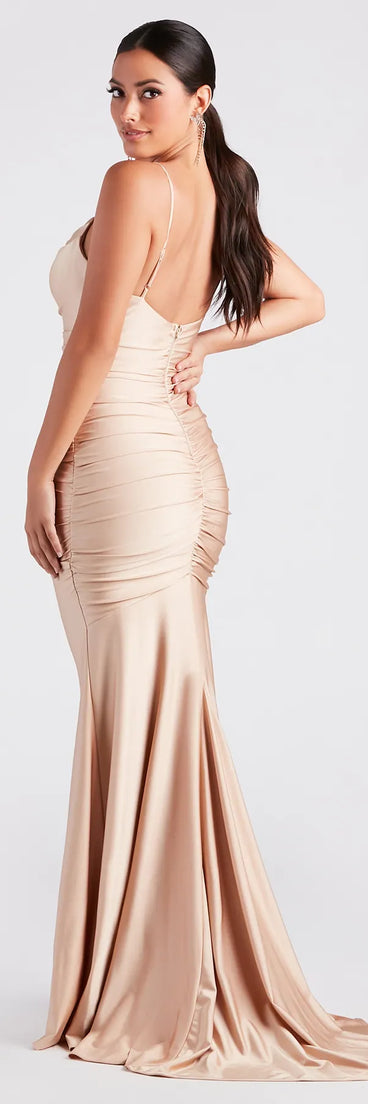 Make the big day unforgettable with the Jamie Formal Cowl Neck Mermaid Dress, a gorgeous oatmeal brown bridesmaid dress that balances elegance and affordability.