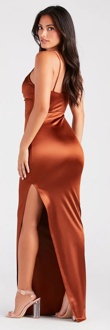 The elegant Maisie Formal Satin Corset Slim Long Dress is a brown satin bridesmaid dress crafted with luxe fabric, ideal for modern weddings and traditional bridal parties.