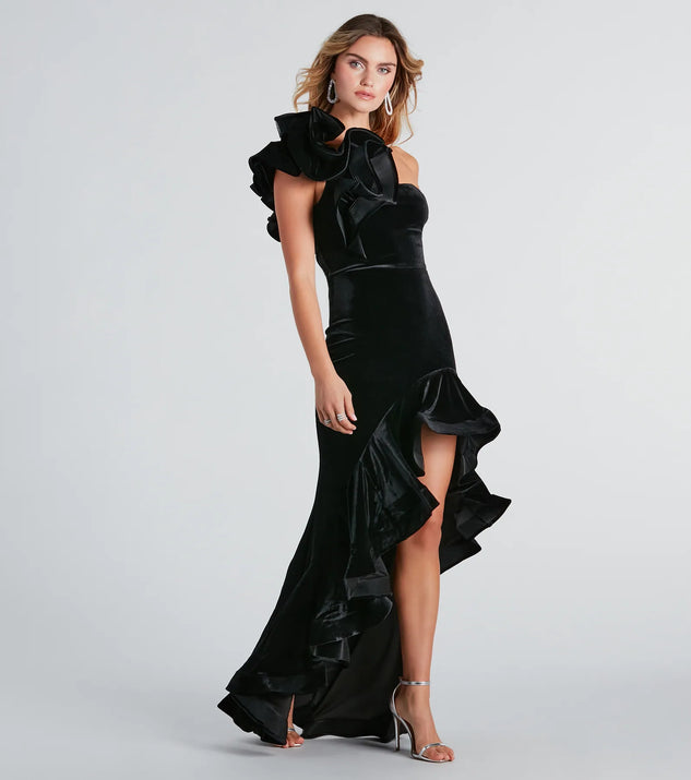 Own every entrance in the Beatrice Formal Velvet Ruffle High Low Dress, a black party dress perfect for milestone birthdays and grad parties, or dancing through summer nights and unforgettable bachelorette celebrations.