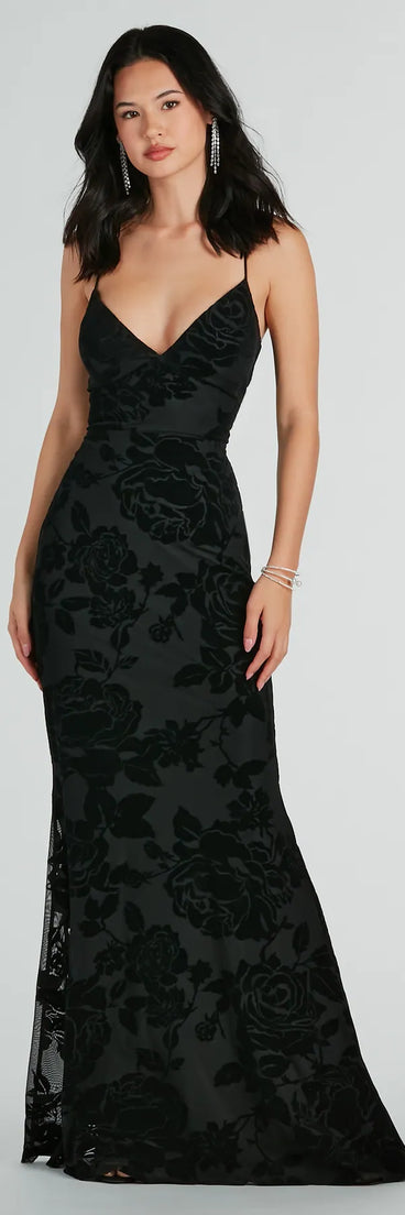 Turn heads at Prom 2025 in this black prom dress, where statement-making details meet the iconic style of the Aly Formal Floral Velvet Lace-Up Mermaid Dress .