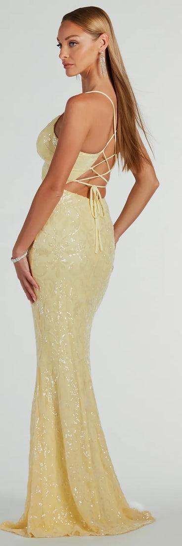 Feel instantly put-together in the Bethanie Formal Sequin V-Neck Mermaid Dress in yellow, a fall wedding guest dress designed for confident style and all-out celebration.