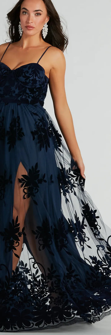 The Thelma Sweetheart A-Line Velvet Tulle Dress is an elegant navy blue formal dress in a rich seasonal color and with unique design accents that make dressing up for winter parties, holiday balls, or festive gatherings effortless!